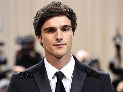 jacob elordi weight and height|Jacob Elordi: Bio, Height, Weight, Age, Parents